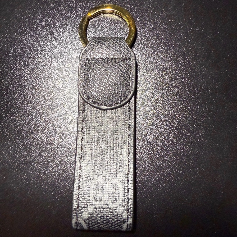 GWP/Novelty - Gucci Silver and Gold Key Holder - Picture 2 of 3
